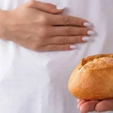 胃の不調時にパンは消化に悪い？避けるべき理由とおすすめの食べ物も解説