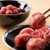 梅干しは結晶化しても食べられる？カビとの見分け方や対処法、腐敗のサインを徹底解説