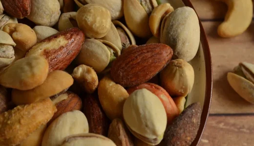 ミックスナッツを食べすぎるとどうなる？健康効果と適量目安とは
