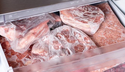 冷凍肉の解凍でパサパサする原因と対策｜旨味を逃さないプロの戻し方完全ガイド
