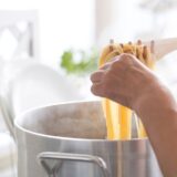 パスタの茹で方に悩まない！美味しい塩の量とプロが教える黄金比率を徹底解説